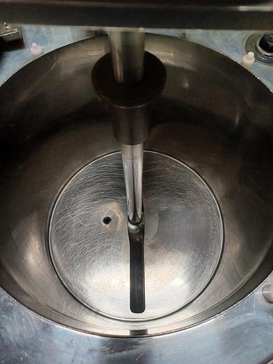 Used Citus jacketed mixing kettle and Alum-a-lift lifting cart