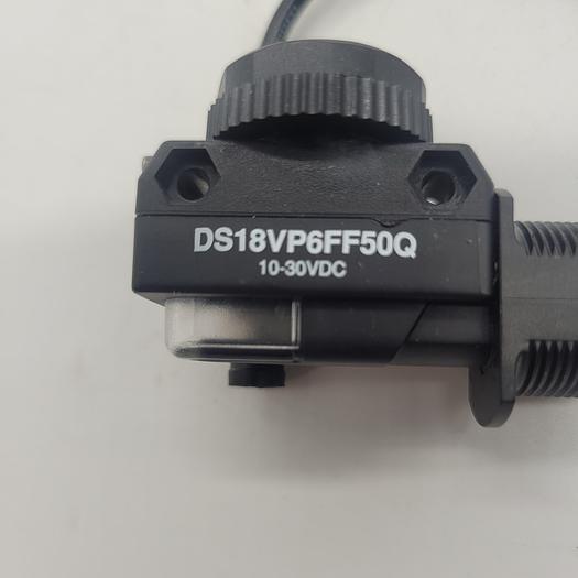 Banner DS18VP6FF50Q Laser Sensor