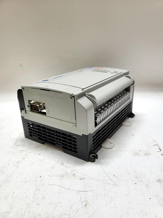 Allen-Bradley 1764-24BWA detail