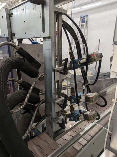 Used Bosch Doboy 840E carton closer