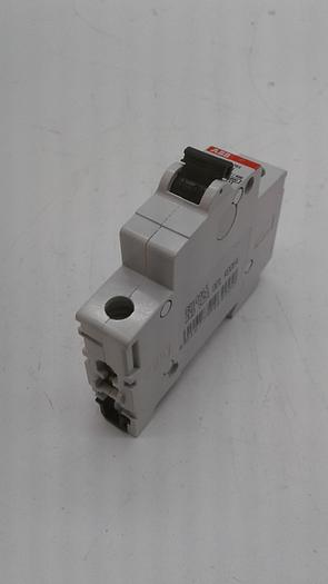 Used ABB Circuit Breaker GB10963 2CD S251 001 R0064