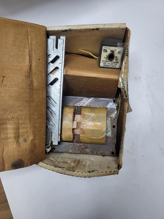 Ballasts 71A6071-001/94 Corroded From sitting