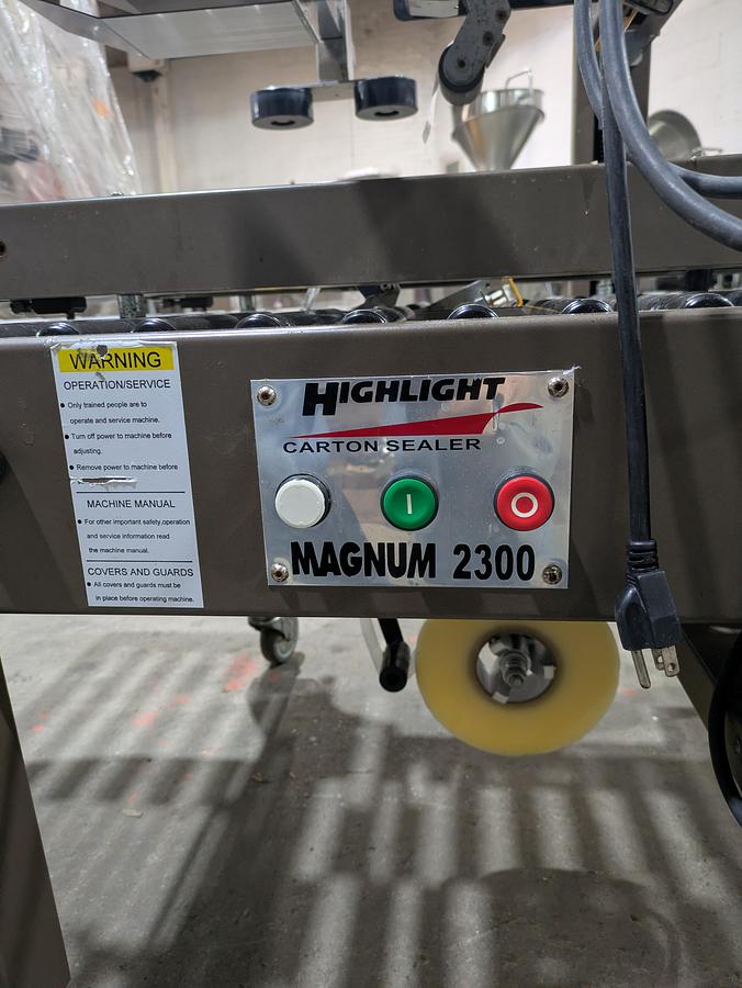 Used Highlight  2300-SDU case tape machine