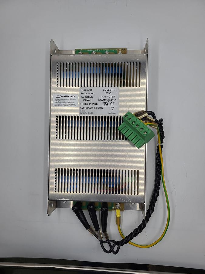 Used Rockwell Automation 2090-XXLF-X330B (SER A) AC DRIVE w/ 6 pin patch cord