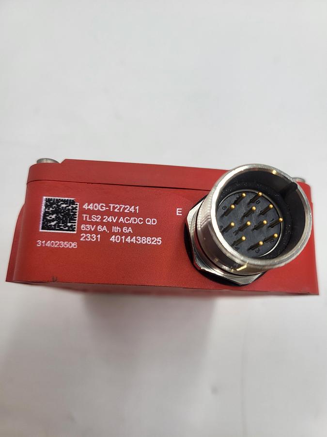 Used Allen-Bradley Guard master TLS2-GD2 SAFETY INTERLOCK SWITCH WITH GUARD LOCKING 440G-T27241