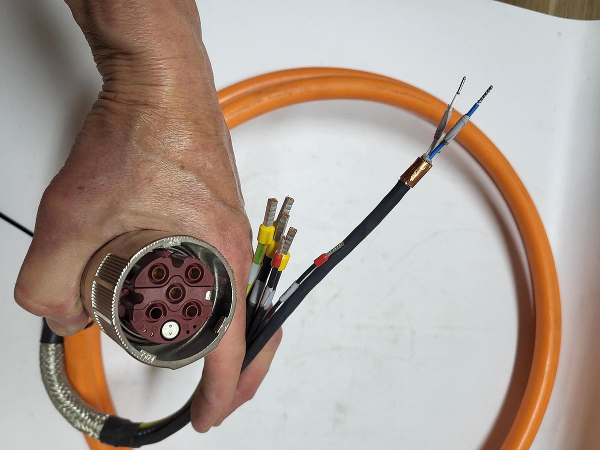 IGUS MAT9851750 readycable® servo cable - chainflex cable works 3 m