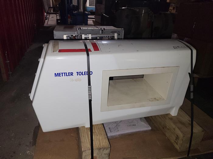 Used 7" tall 13.5" wide safeline metal detector