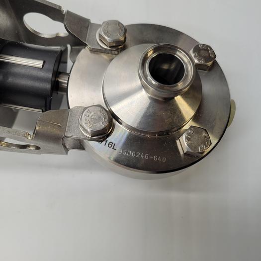 Used 316 stainless steel: 5/8" butterfly valve (9SD0246-G40) connected to SPX Waukesha actuator WM20003450