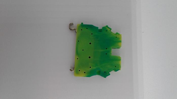 Used Konnect-It KN-G10SP-10 grounding terminal block, green-yellow 26-10 AWG
