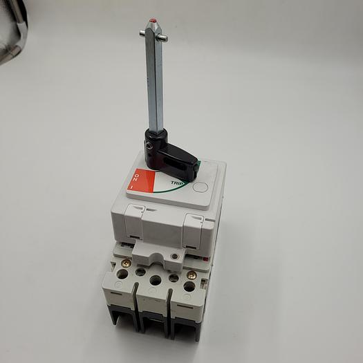 Used EATON E125B EGB3030FFG CIRCUIT BREAKER & EXTENSION ON/OFF LEVER 190830-T