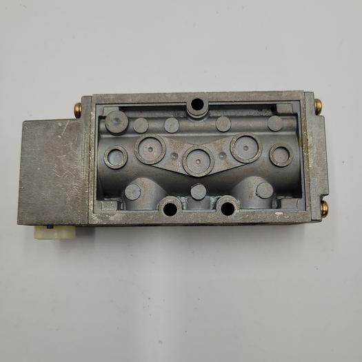 Used CKD Solenoid Valve 4F210-08 AC110V