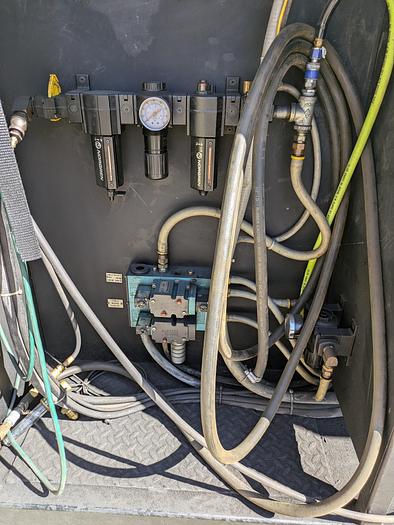 Used Fanuc arc mate 100 system R-J3 robot welding cell, rotary table