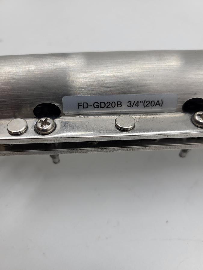 Used Keyence Clamp-On Gas Flow Meter DN G133200009 FD-G25L & two Upstream/downstream damping material FD-GD20B