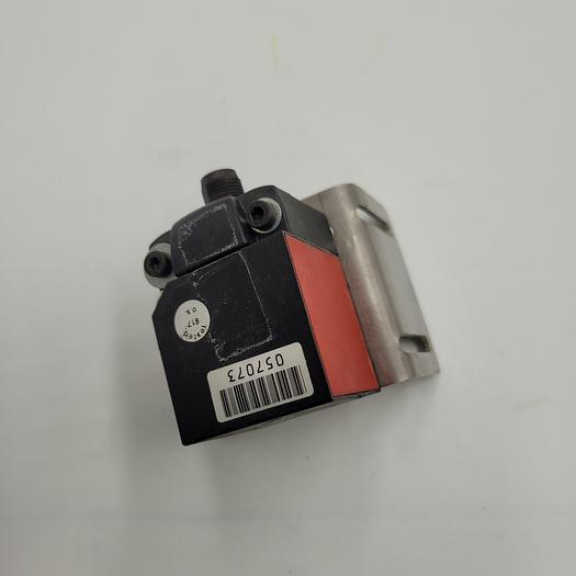 Used EUCHNER Non-Contact Safety Switch On Bracket Built-in Connector, Unicode, 8 Pins, M12, 41 mm x 70 mm CES-AR-C01-AH-SA