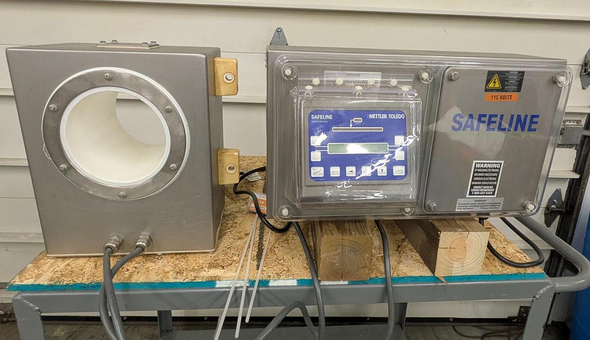 Used safeline gravity/pipeline metal detector