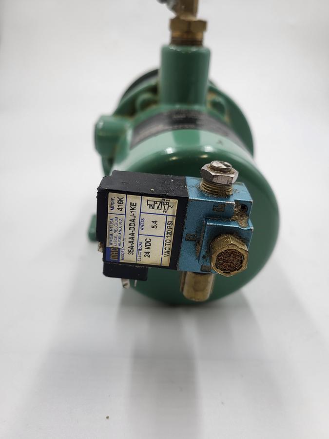 Used Centro-Matic Grease Lubricant Ram Pump 82886 ratio: 20:1 & MAC solenoid valve 35A-AAADDAJ-1KE