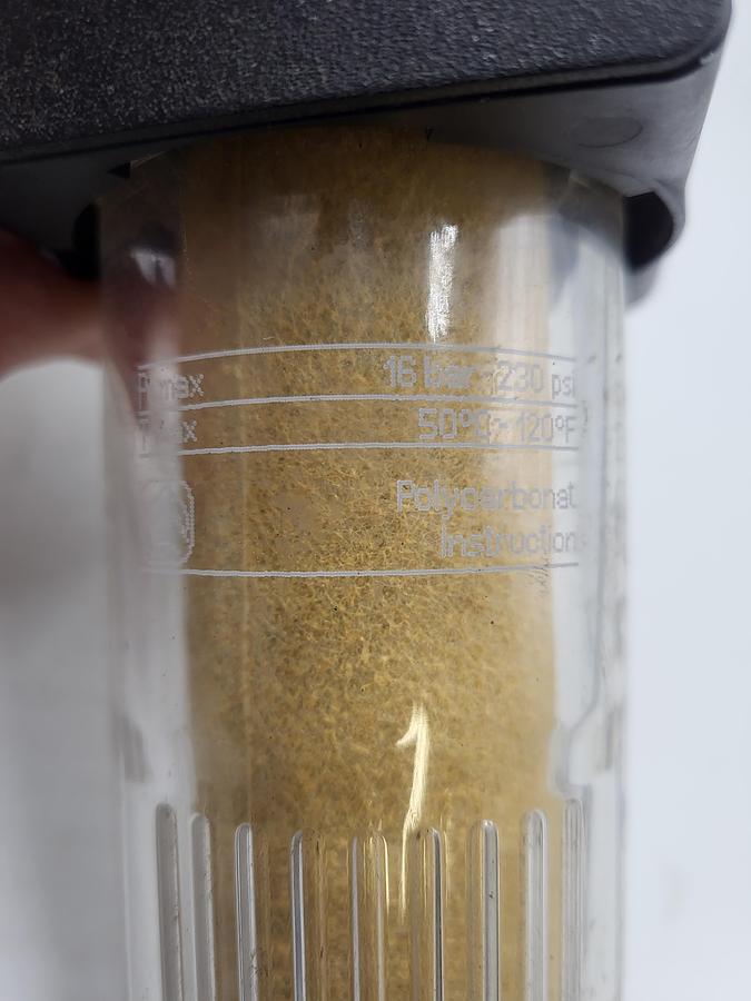 Used 886 PNEUMATIC FILTER 230 PSI / 120 degree Fahrenheit