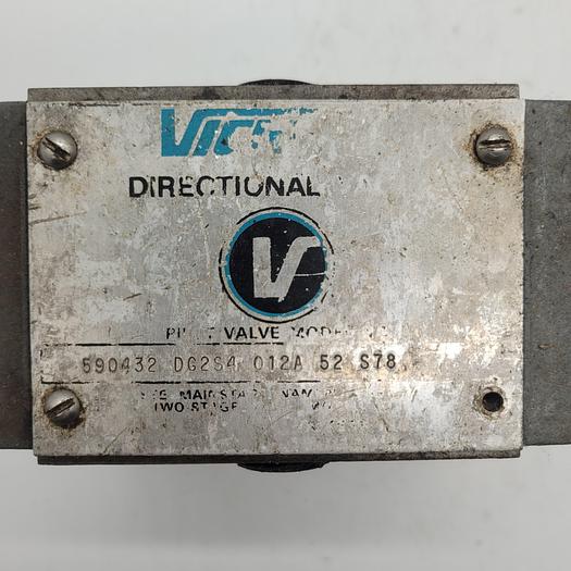 Used Vickers Directional Valve 590432 DG2S4 012A 52 S78