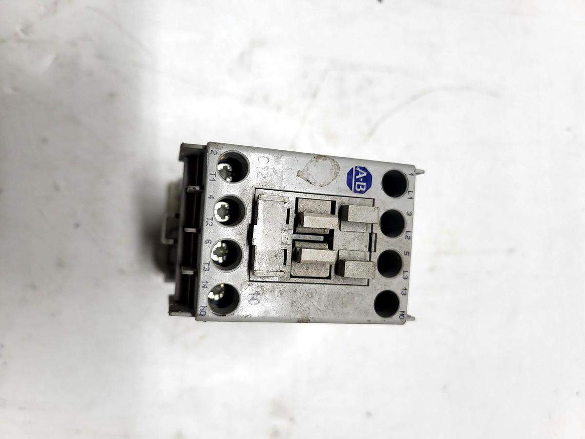 Allen-Bradley 100-C12D*10A overall