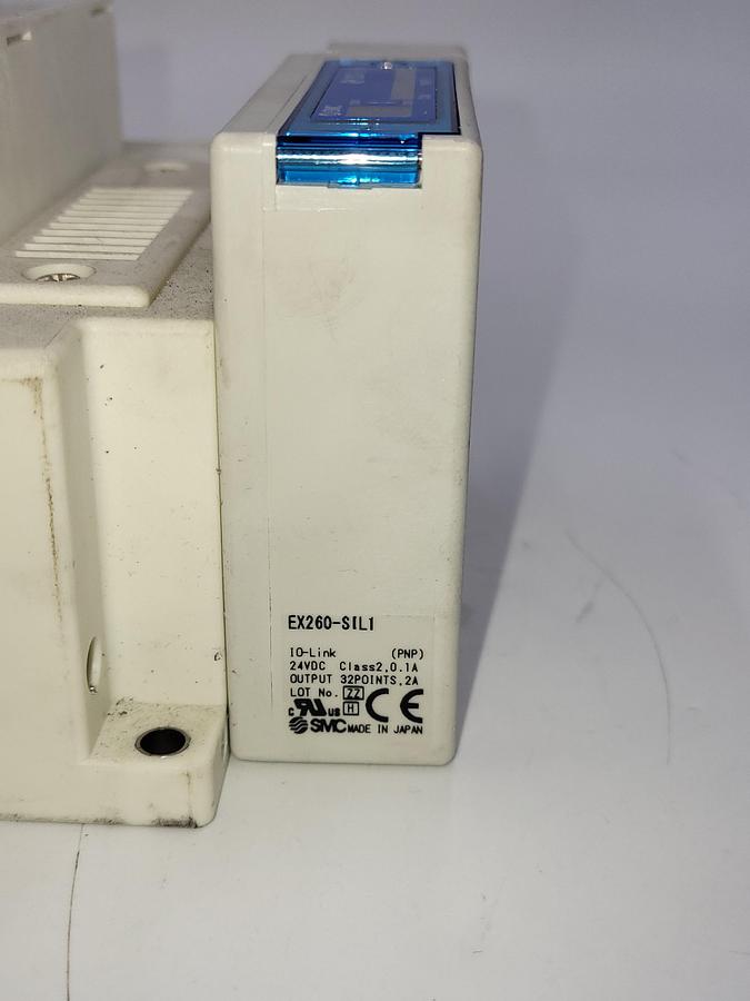 Used SMC SY7-IOL-0-M612RI W/ 11 solenoids SY7400 - 5UI / One: EX260-SIL1 Serial Transmission System output