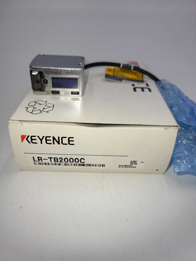 Keyence LR-TB2000C  Laser Sensor, Distance 2 m, M12, Laser Class 2 **NEW IN BOX**