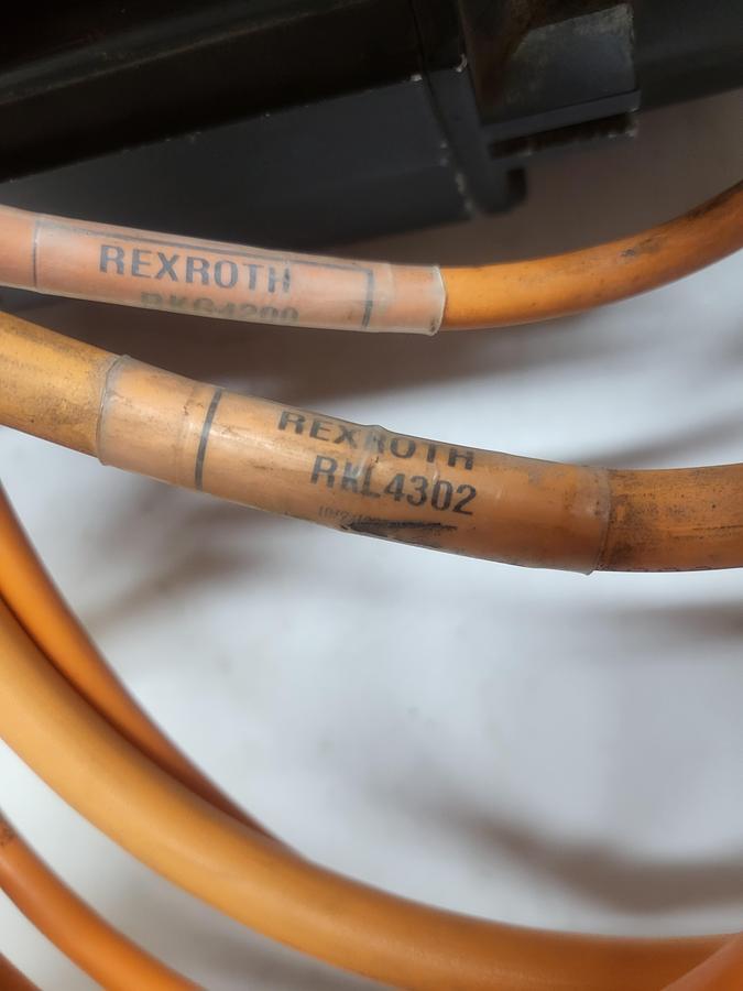 Used Rexroth MSK076C-0450-NN-S1-UP0-NNNN w/RKL4302 AWM Style Cable 112"