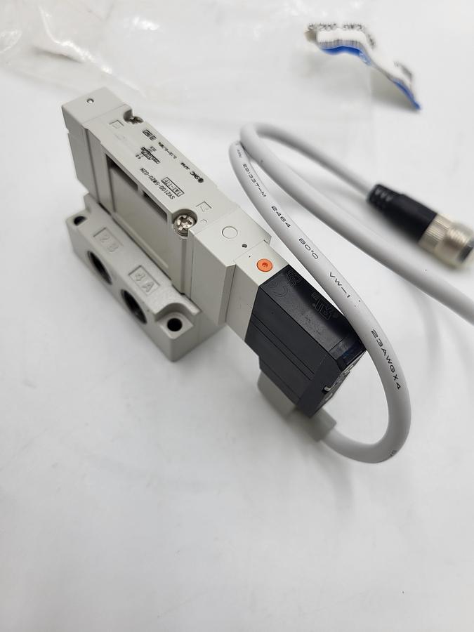 SMC SV2100-5W2U-02N valve, sgl sol, plug-in, SV2000 SOLENOID VALVE, 5-PORT - NEW