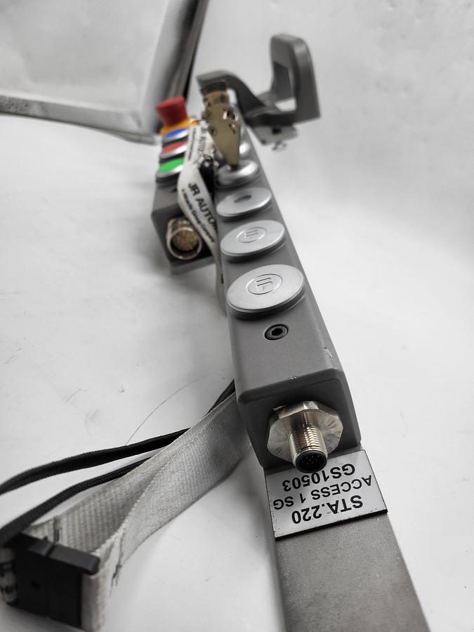 Used Fortress interlock hinged actuator pt: THHRXGNGNGNGNSMELEBQM item: 00598444 & THCEIP6P1P3Q9 item: 00589075