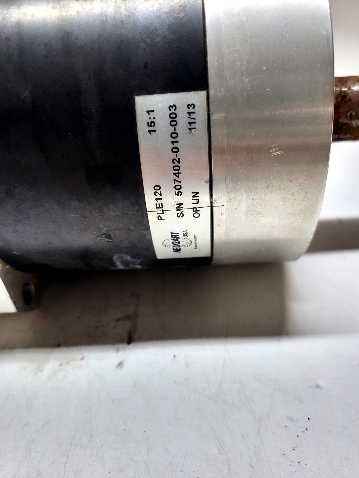 Allen-Bradley / Rockwell Automation (Kinetix) with Neugart gearbox MPL-B430P-HJ72AA detail