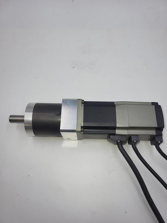 Used Oriental Stepping motor AZM69M0K & Neugart Planetary gearbox PLE60-40A