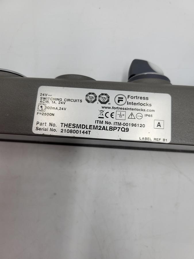 Used Fortress Interlocks THESMDLEM2ALBP7Q9 safety switch