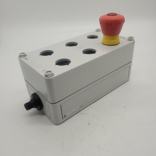 Used Pepperl+Fuchs VAA-LT3-F86-V1 126688