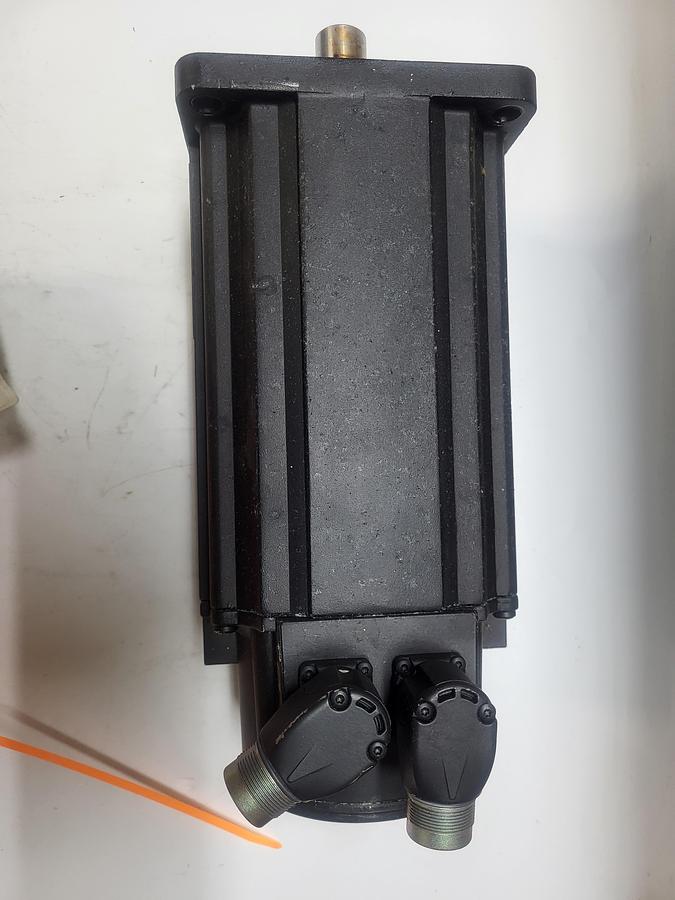 Used Rexroth MSK076C-0450-NN-M1-UP1-NNNN w/RKL4301 AWM Style Cable 185"