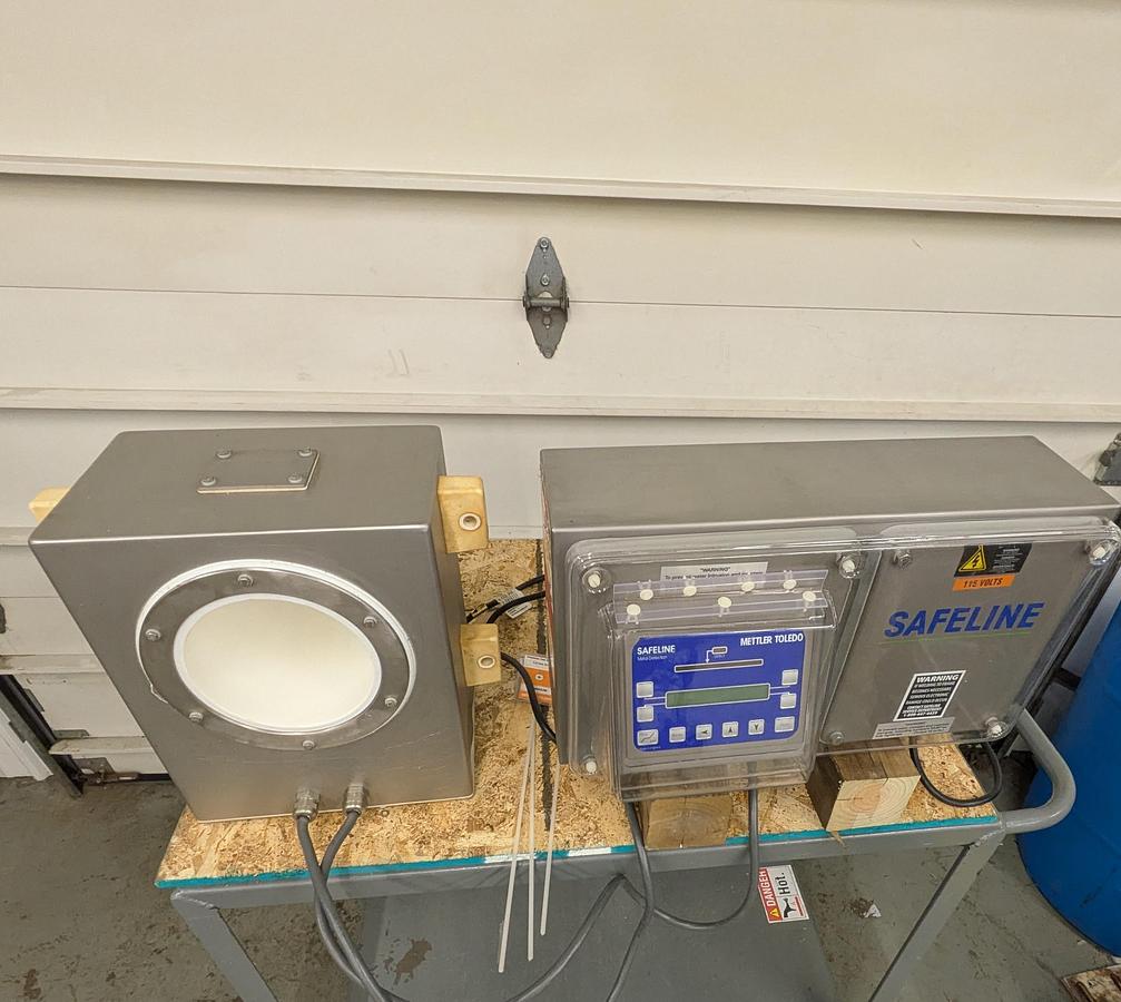 Used safeline gravity/pipeline metal detector