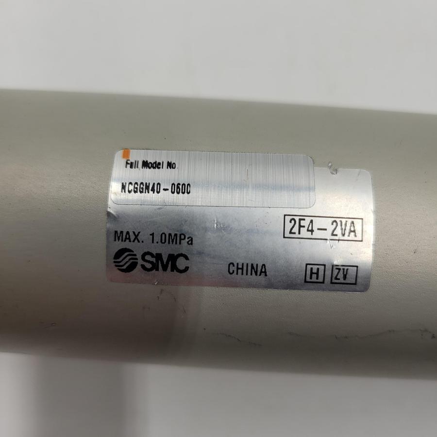 Used SMC pneumatic cylinder NCGGN40-0500 with base / 2F4-2VA