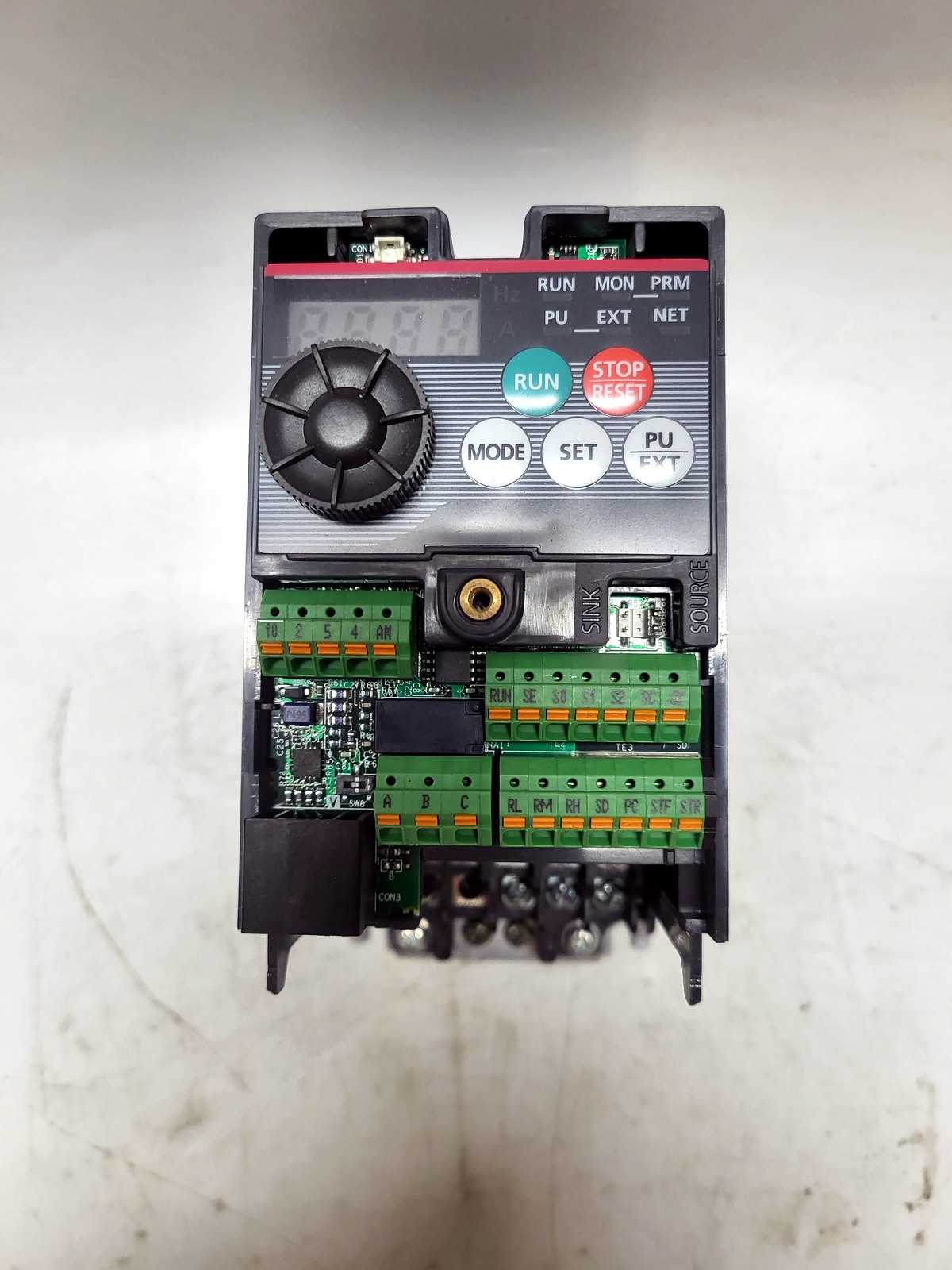Mitsubishi Electric FR-D710W-014-N7 overall