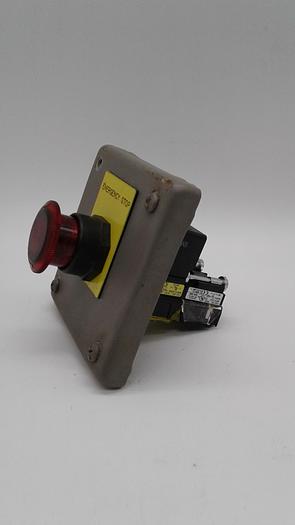 Used Allen-Bradley 800TC-N374 Push Button w/Guard