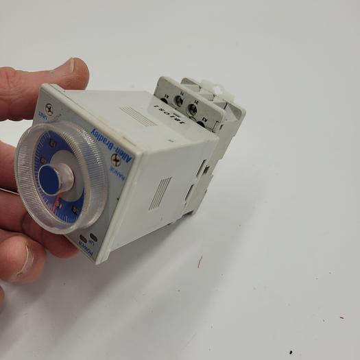 Used AB ALLEN BRADLEY ON DELAY TIMING RELAY 700-HRC12TU24 C / 24-48VAC