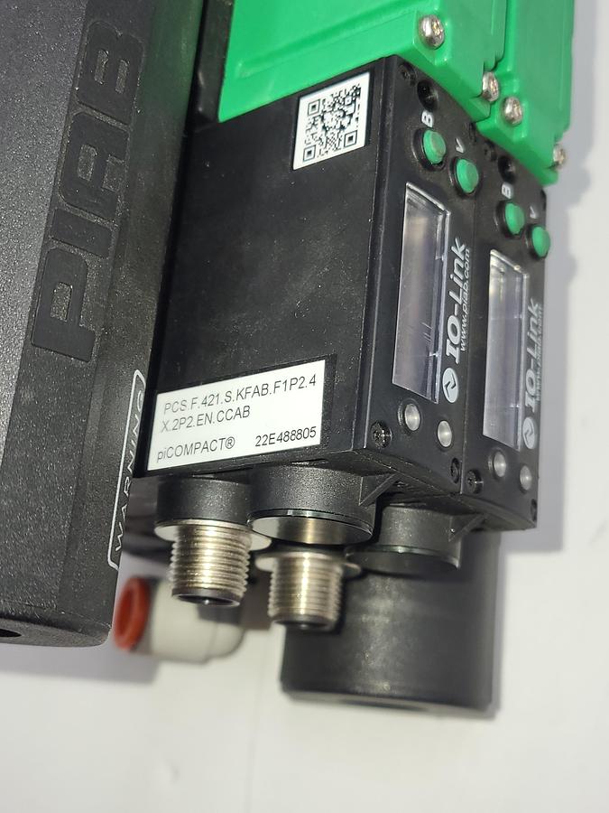 Used Piab piCOMPACT23 SMART IO-link / Two of: PC.F.421.S.kfab.f1p2.4x2p2en.ccab & TWO: silencer 3216002