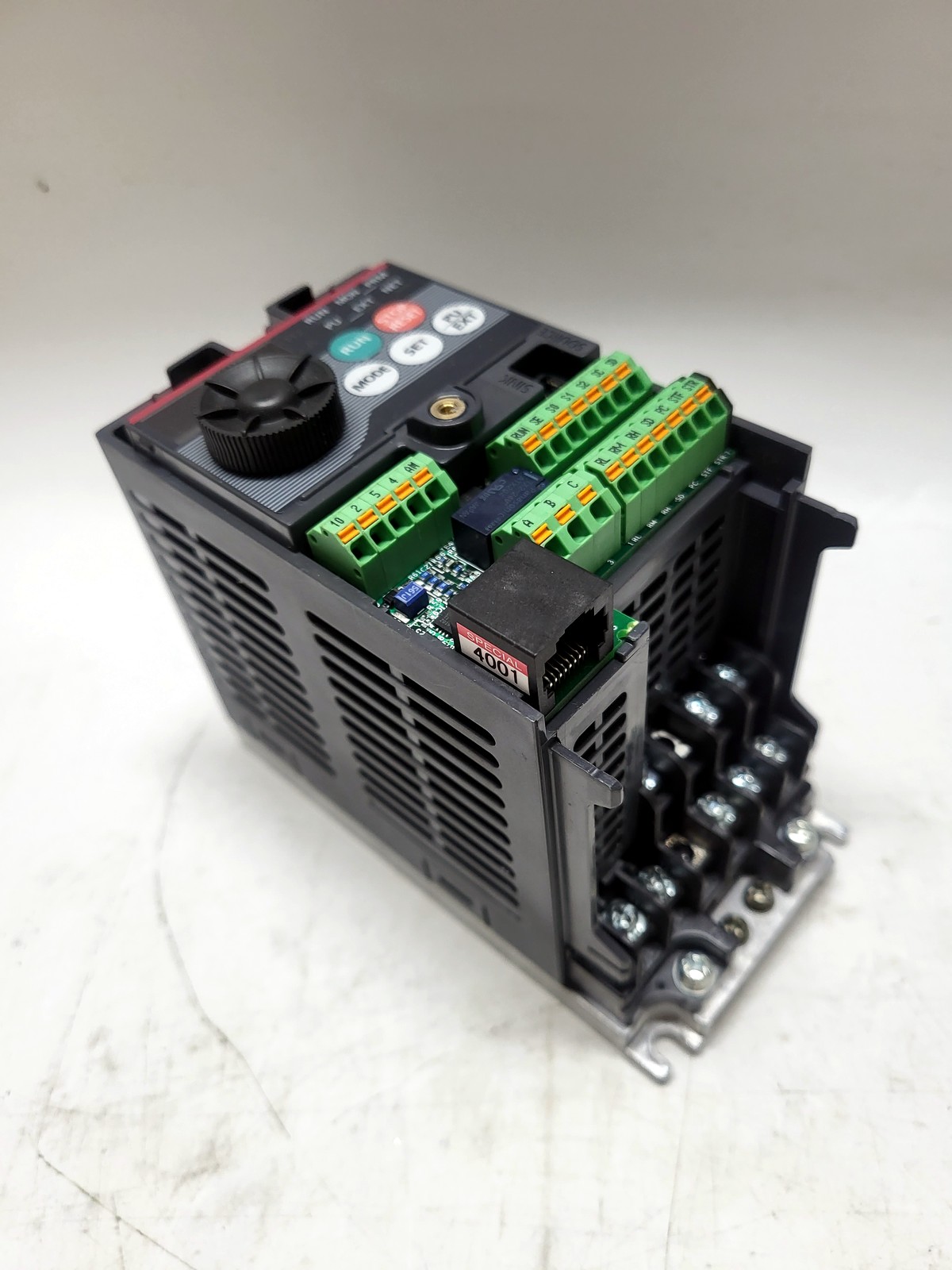 Mitsubishi Electric FR-D710W-014-N7 detail