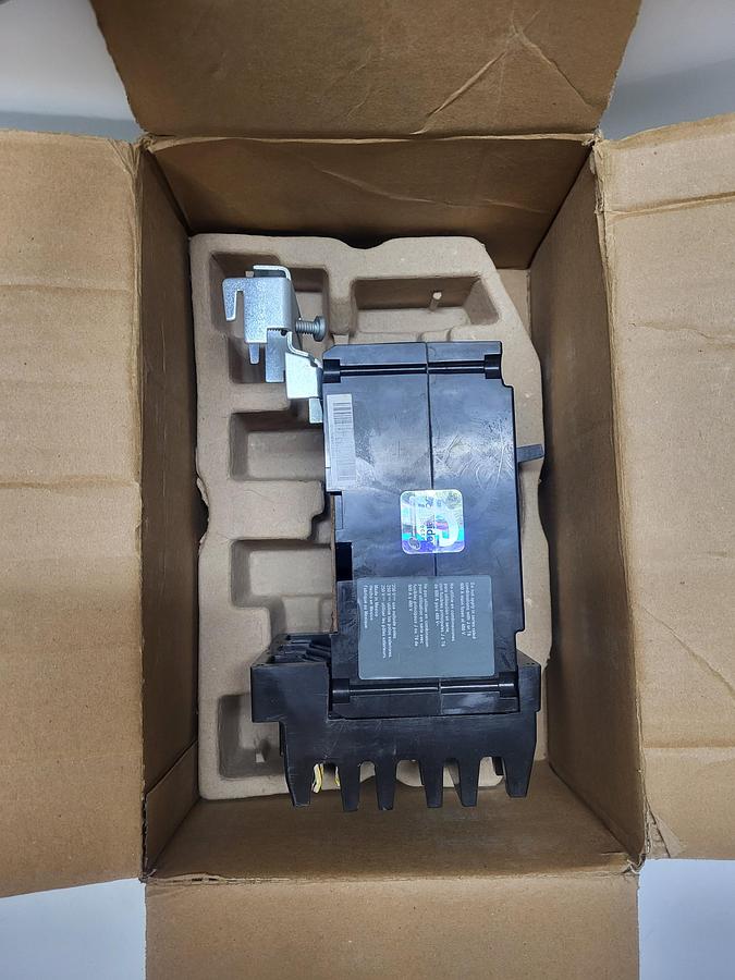 Schneider Electric BJA36050 Circuit Breaker