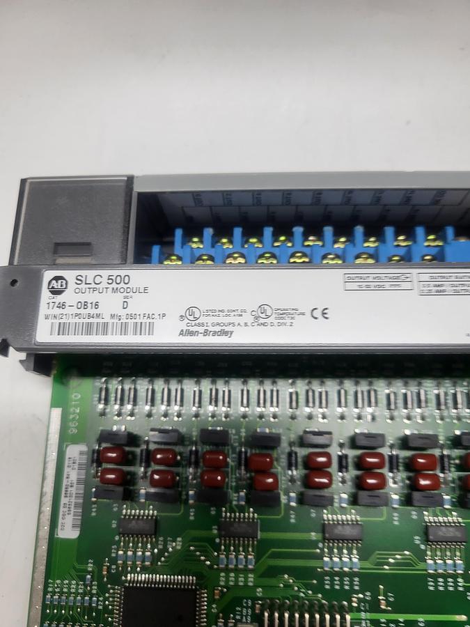 Used Allen-Bradley SLC500 Output Module 1746-OB16 Ser.D