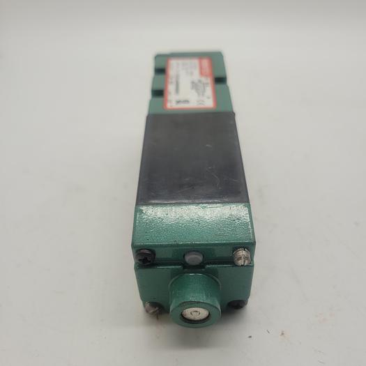 Used Numatics 225-372 24VDC Valve