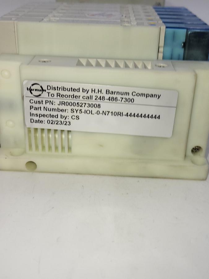 Used SMC SY5-IOL-0-N710RI W/ 6 solenoids SY5300 - 5UI - NA / One: EX260-SIL1 Serial Transmission System output