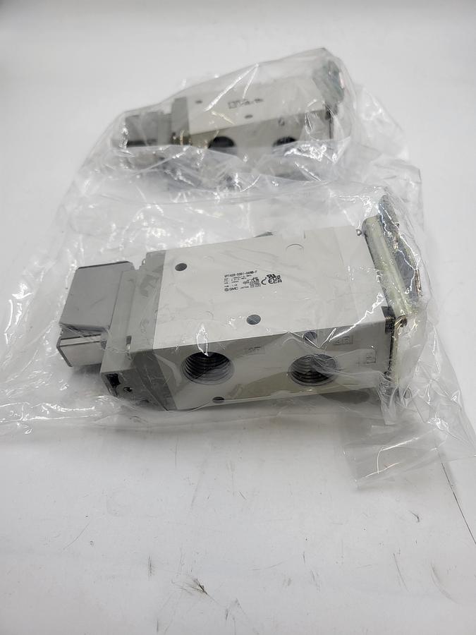 SMC VP742R-5DD1-04NB-F 3 port poppet type valve **new in bag**