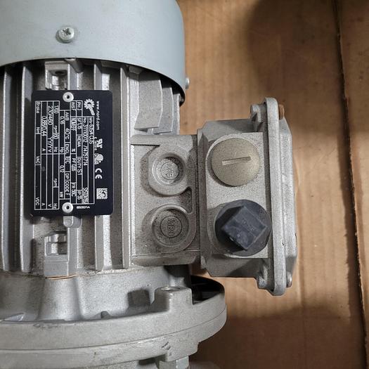 NORD motor & gear box mtr: 63s/4cus 230/460 3 PH 1700 RPM 56C frame IP55 ratio: 600 *NEW*