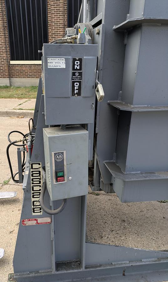 Used Cascade pallet inverter 400-SLI