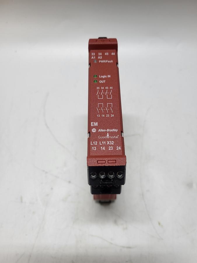 Used Allen-Bradley Guard Master 440R-EM4R2 Ser.A