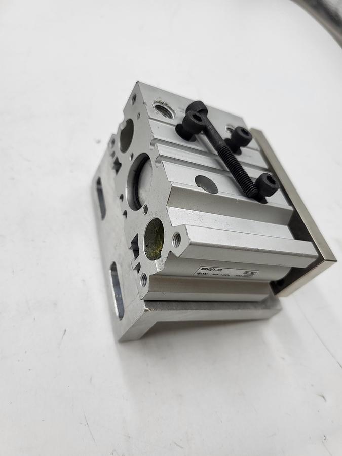 Used SMC MGPM20TN-20Z Guided Cylinder & screw down aluminum MOUNTING PLATE