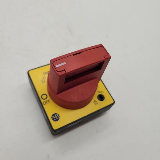 Used Allen-Bradley 140M-C-DRY66 Control Switch